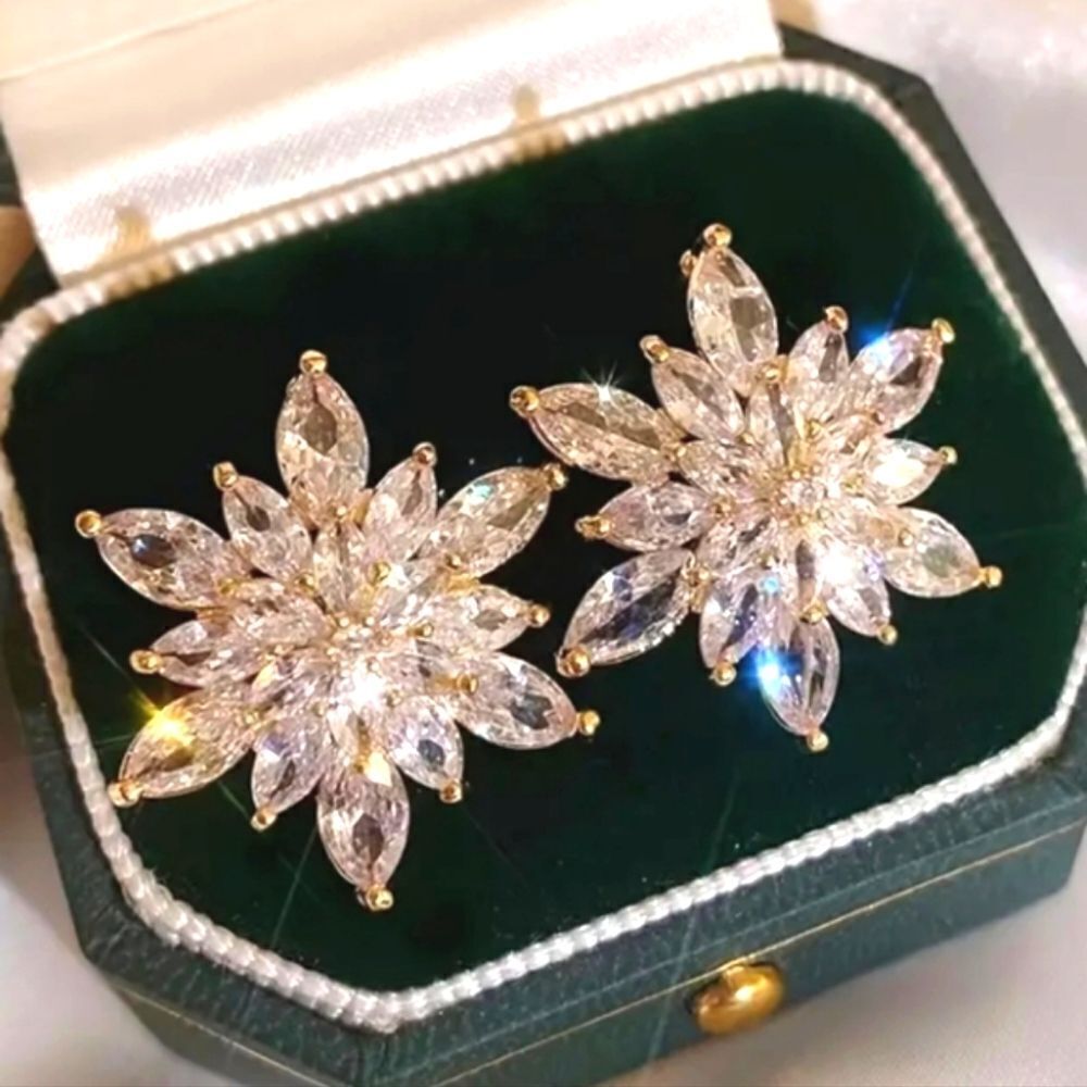 Dazzling crystal snowflake stud earrings